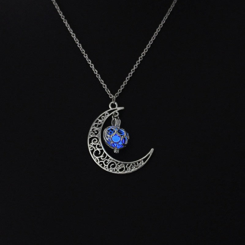 Magic Moon Heart Glowing Pendant Necklace (Blue) Online Shopping Store